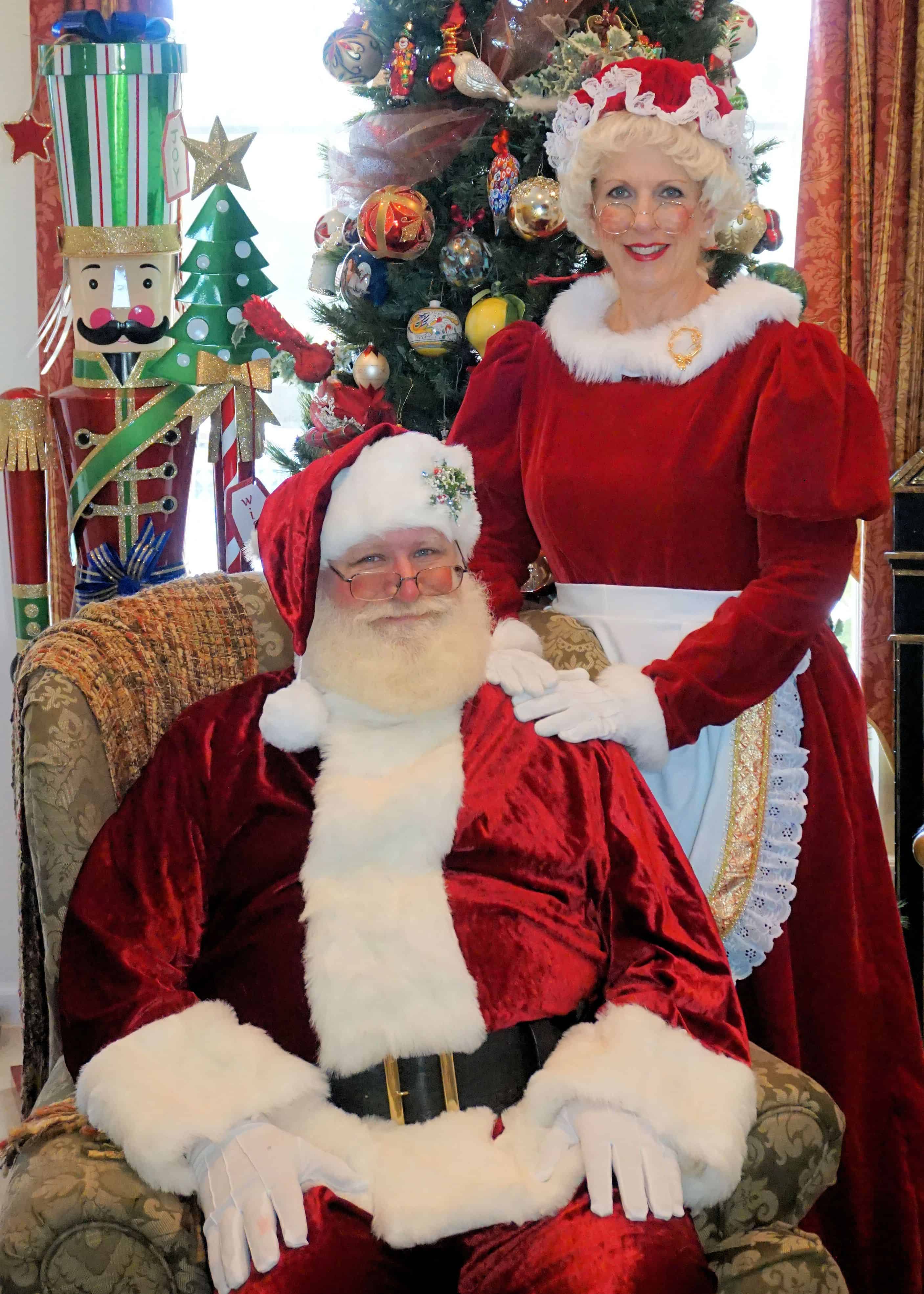 Santa & Mrs Claus  Aaa Big Top Entertainment, A Clown Co